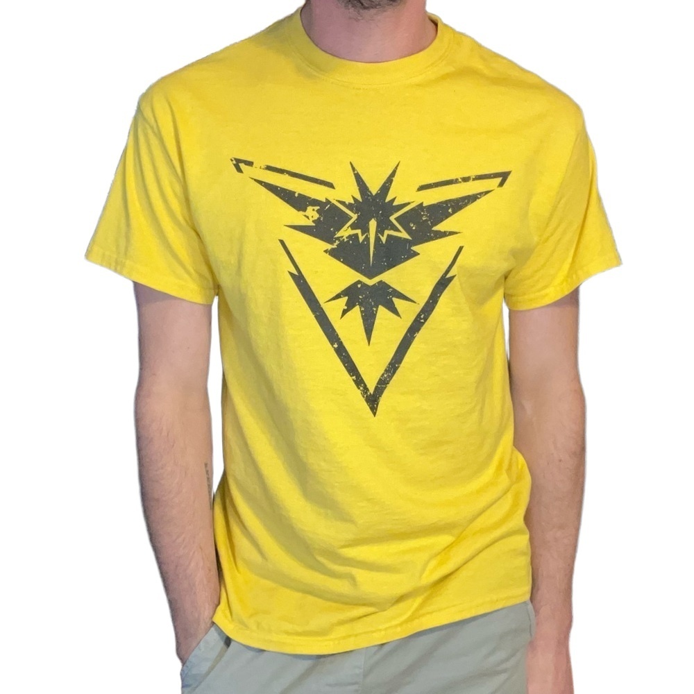 Pokemon GO Team Instinct Graphic T-Shirt Size M